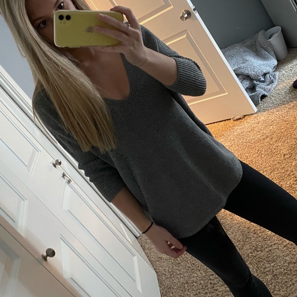 Express Sweater⭐️5/$15⭐️